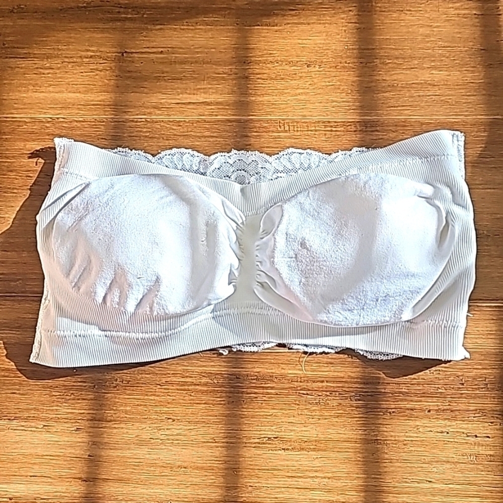 White bralet w/ padding and lace